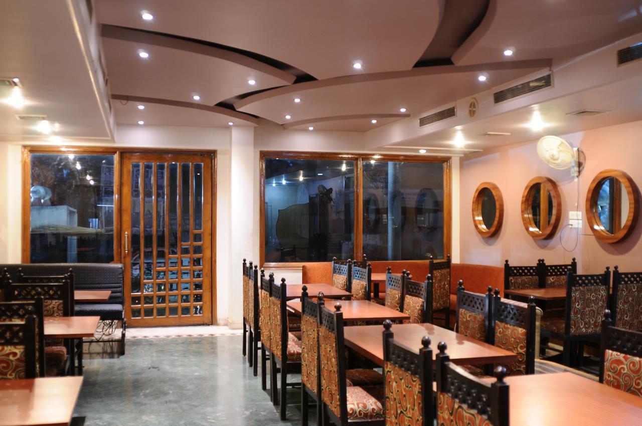 Hôtel Aroma Classic à Jaipur Extérieur photo